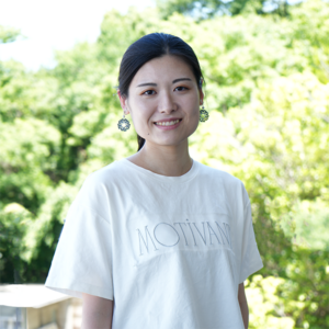 石川真衣